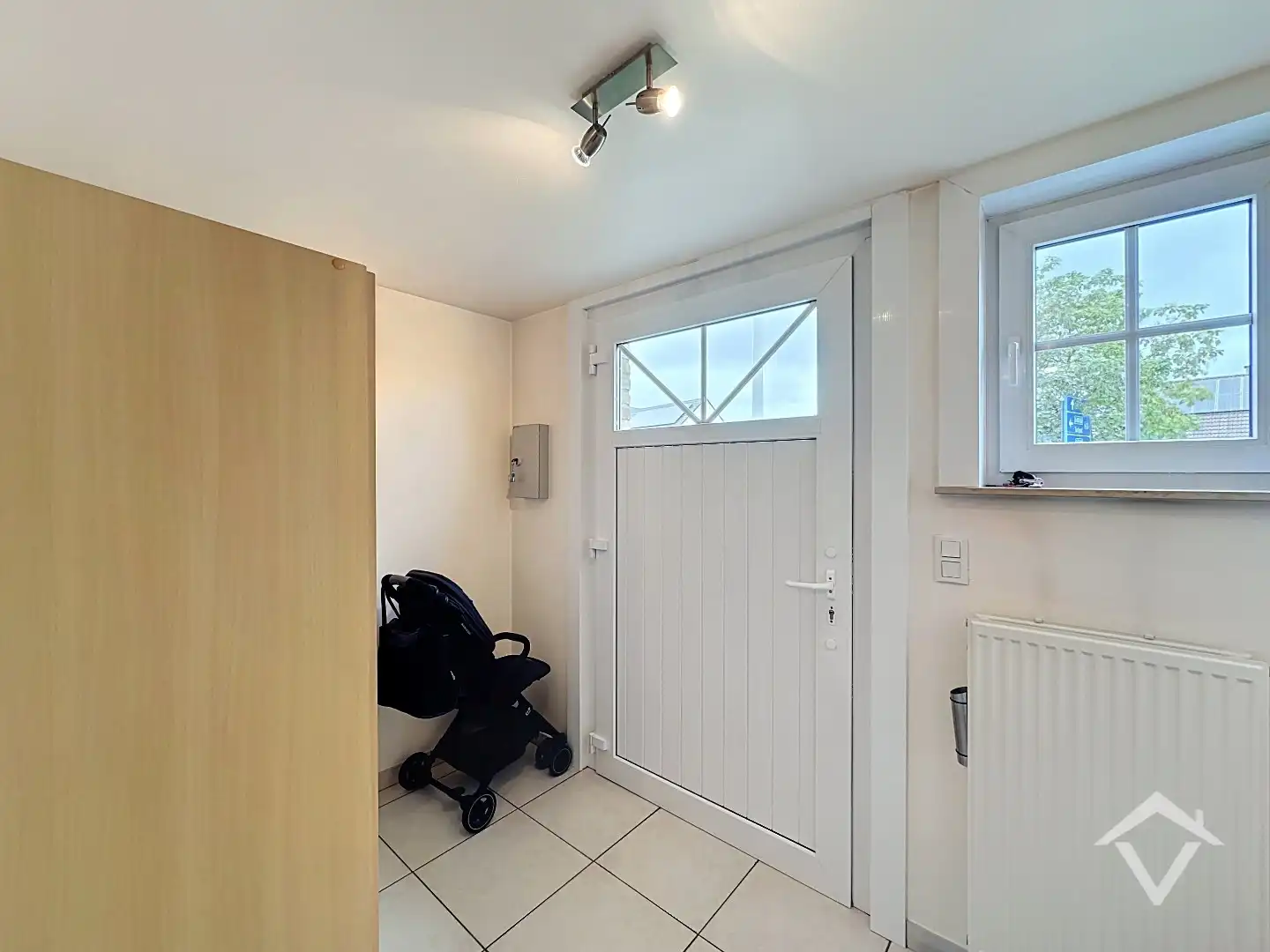 Instapklare energiezuinige woning met 3 slaapkamers, tuin en garage te Eernegem foto 2