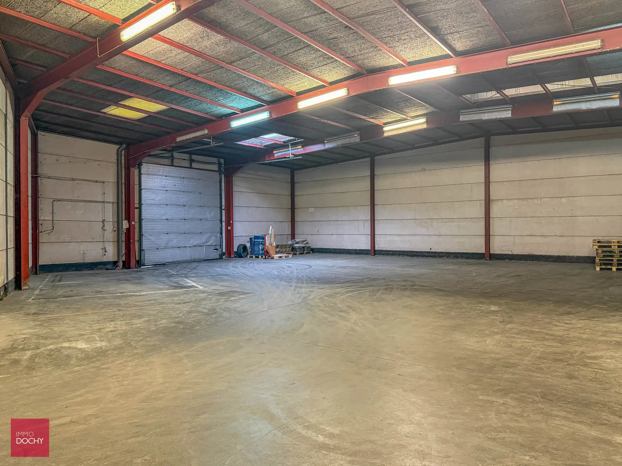 Magazijnen met overdekte loskaaien en burelen | vlotte verbindingen foto 4