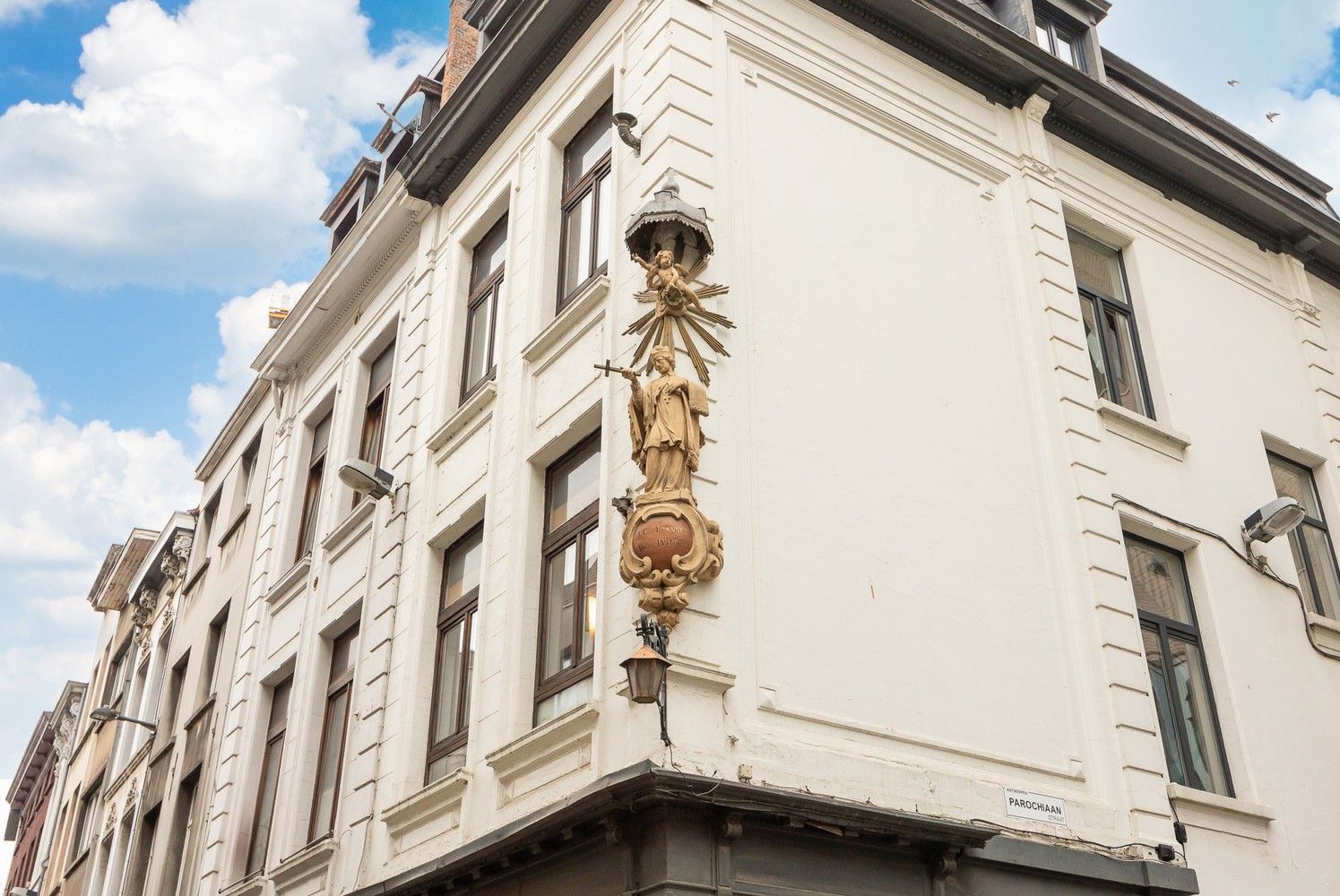 Vergund studentengebouw op een uitstekende AAA locatie, tegenover de AP Hogeschool foto 7