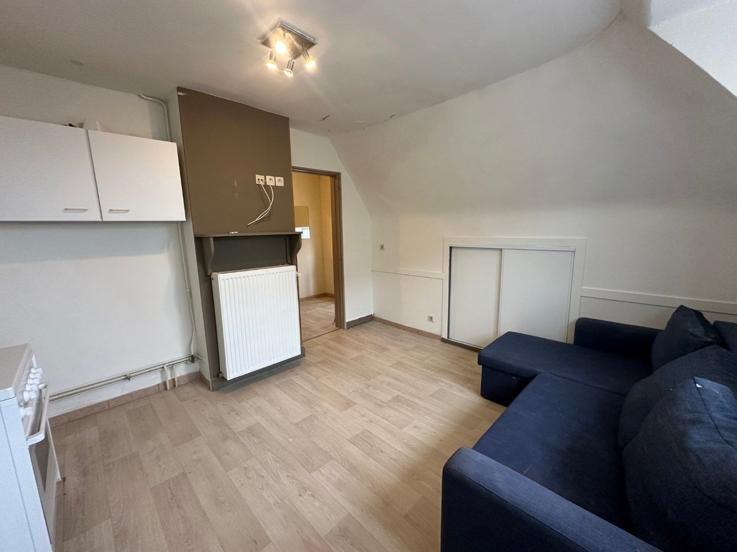 Te renoveren appartement met 1 ruime slaapkamer en mogelijkheid tot aankoop garage in gebouw foto 7