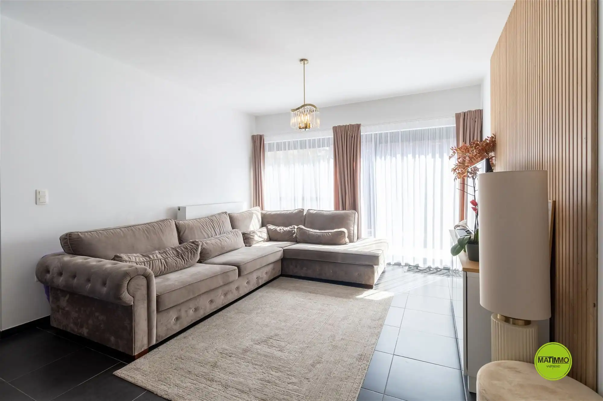 Modern wonen met zonnige tuin en private parkeerplaats foto 4