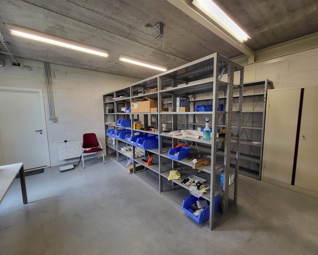 Hangar/loods met kantoor. foto 18