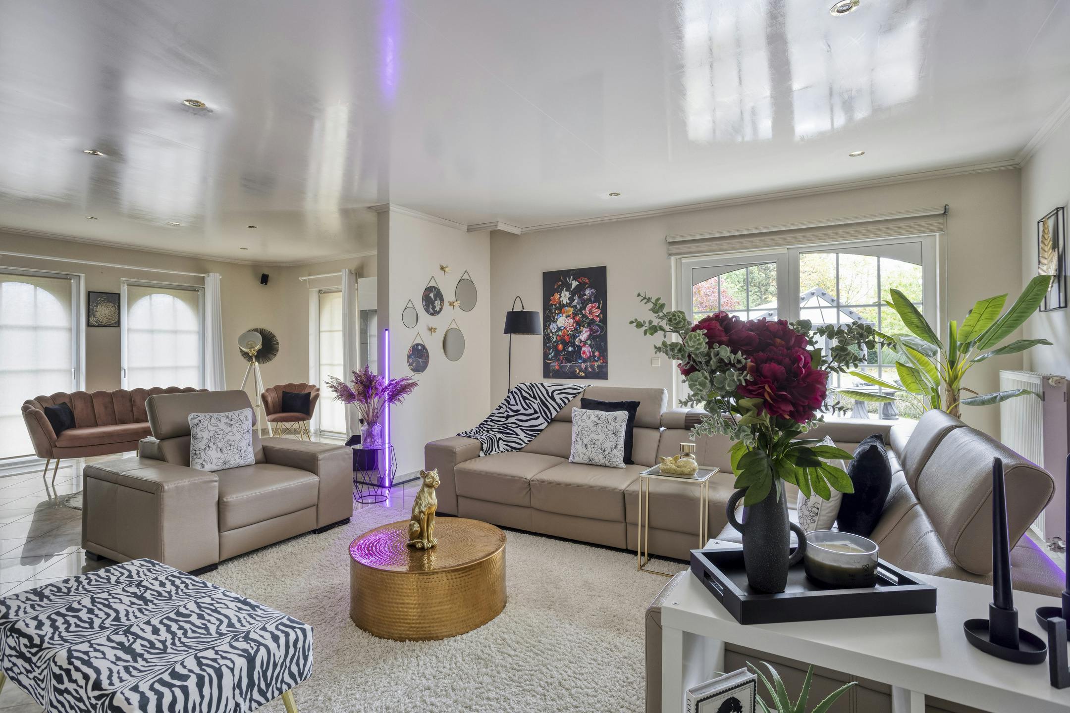 Gelijkvloerse villa op een centrale locatie in Brussegem foto 2