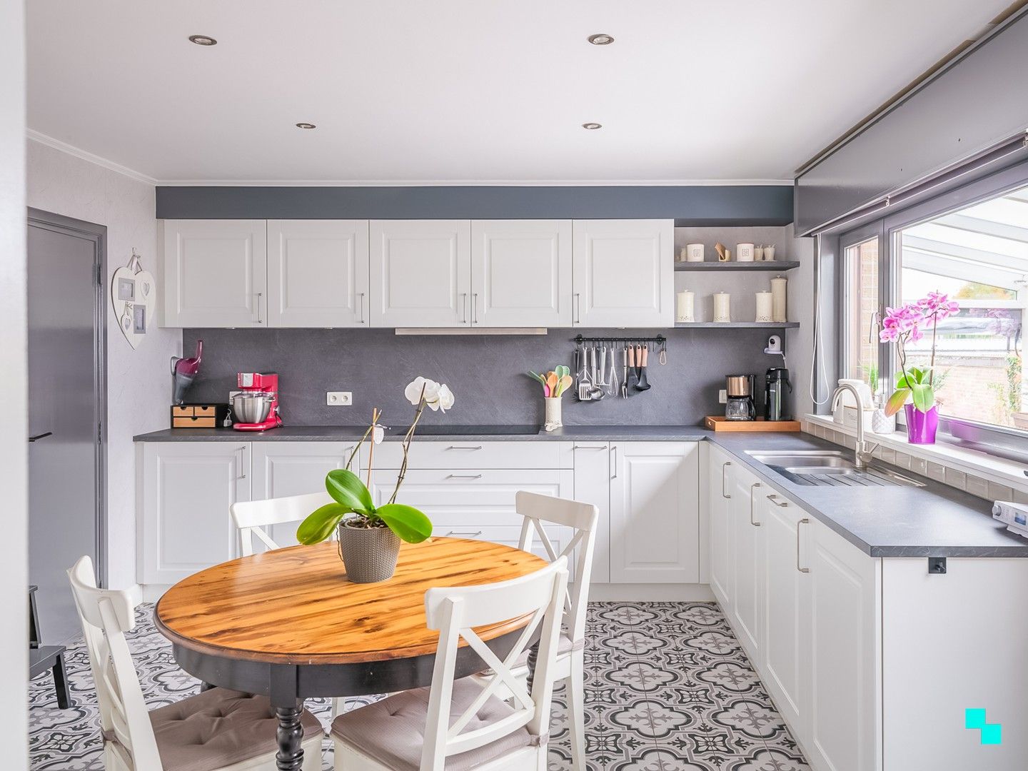 Ruime woning nabij de Makegemse bossen foto 9