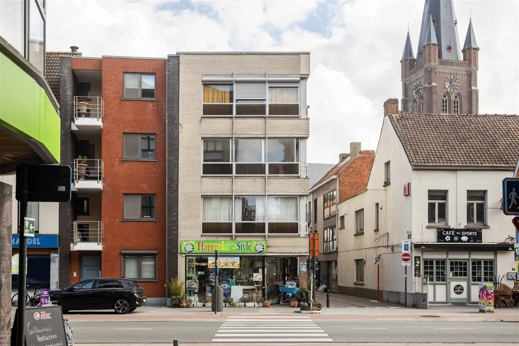 Opbrengsteigendom met 6 units in Eeklo. foto 2