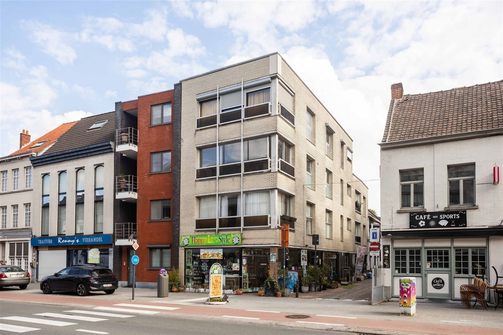 Opbrengsteigendom met 6 units in Eeklo. foto 2