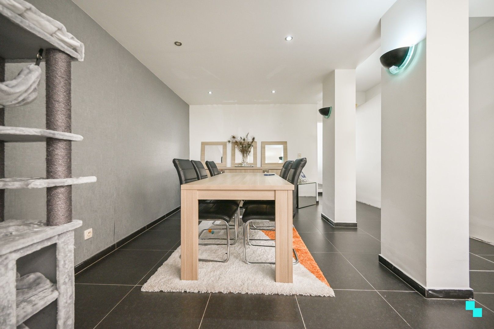Ruime ééngezinswoning met vijf slaapkamers nabij centrum Izegem foto 12