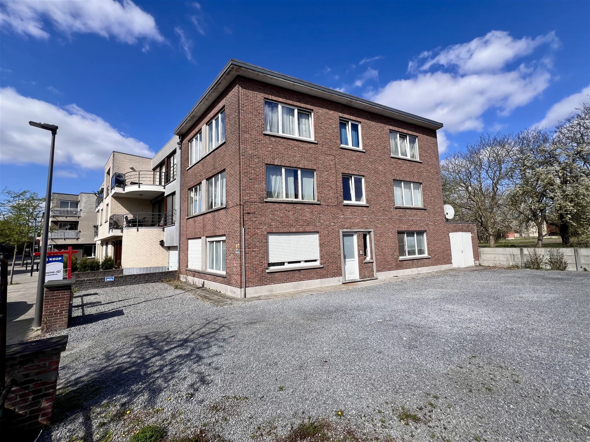 Ruim en verrassend driegevel dakappartement van 105 m² foto 2