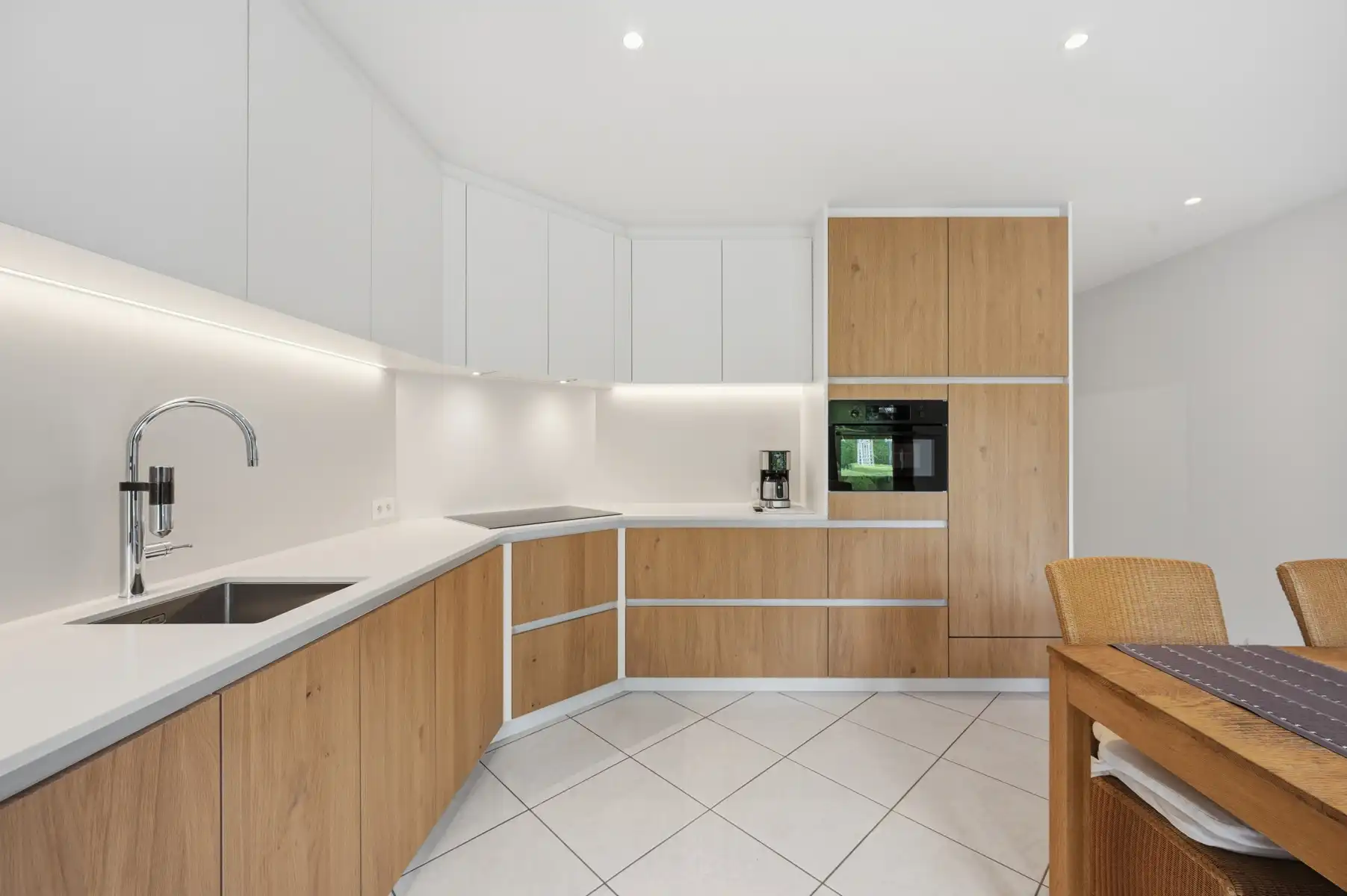 Woning met tuin en achterliggend weiland op ca. 76a  foto 10