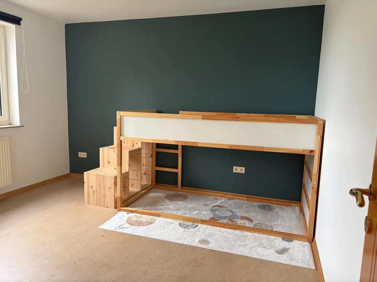 Gezellige halfopen woning met tuin en terras. foto 5