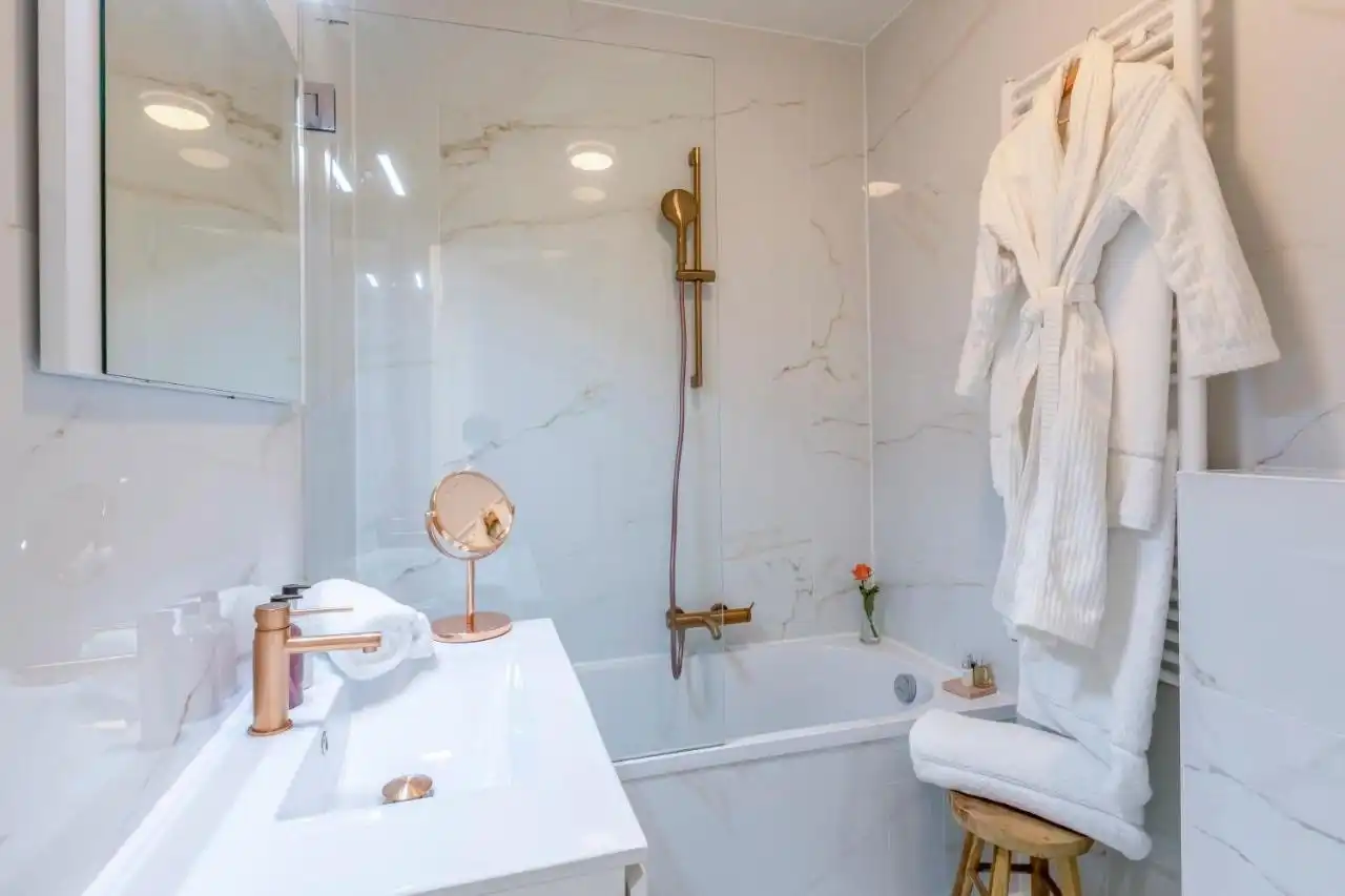 Exclusief gerenoveerd 3-slaapkamerappartement met prachtig zicht op het Citadelpark en parkeerplaats foto 8