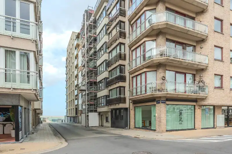 Mooi appartement met zijdelingszeezicht foto 28