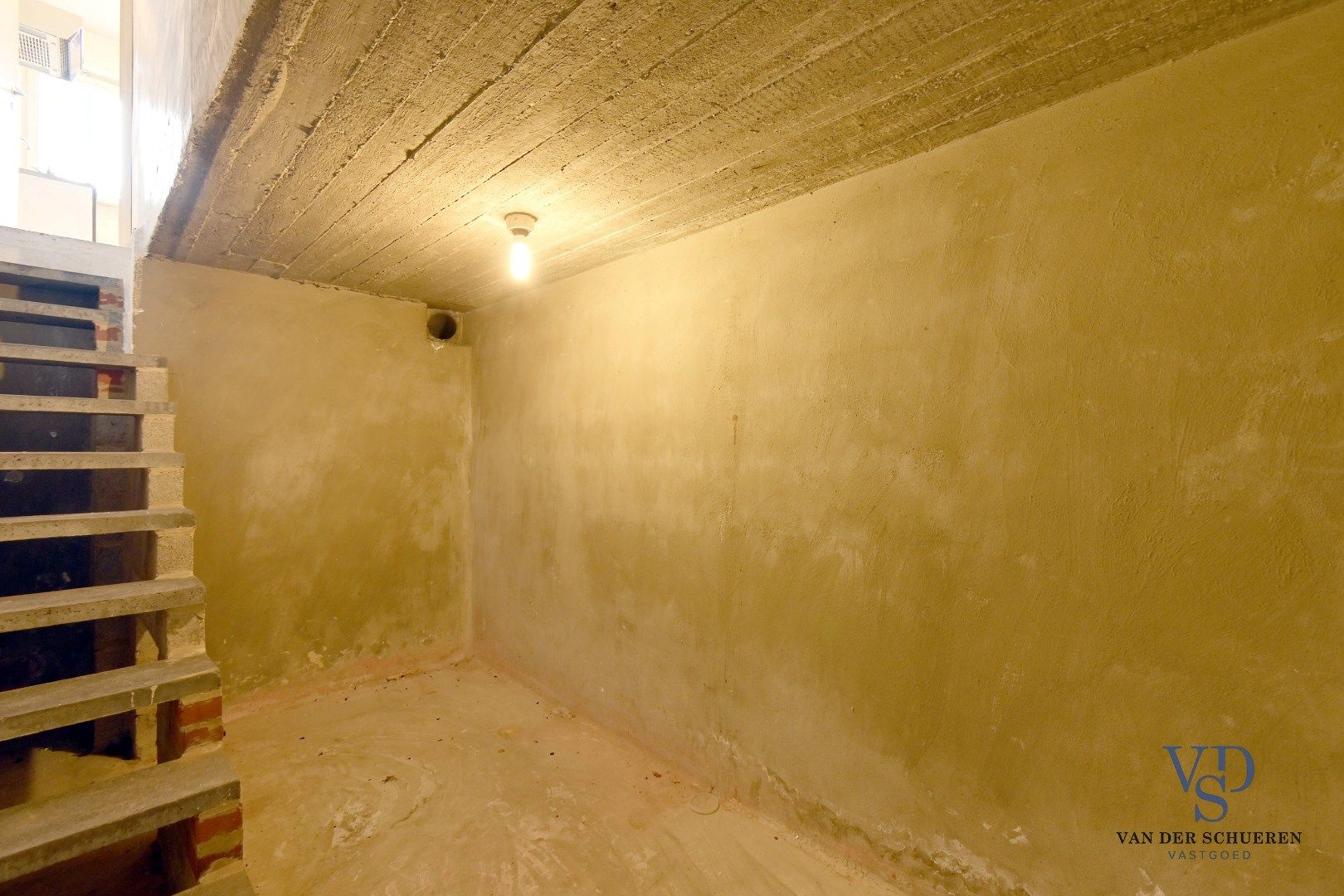 Degelijke eigendom in rustige wijk foto 12