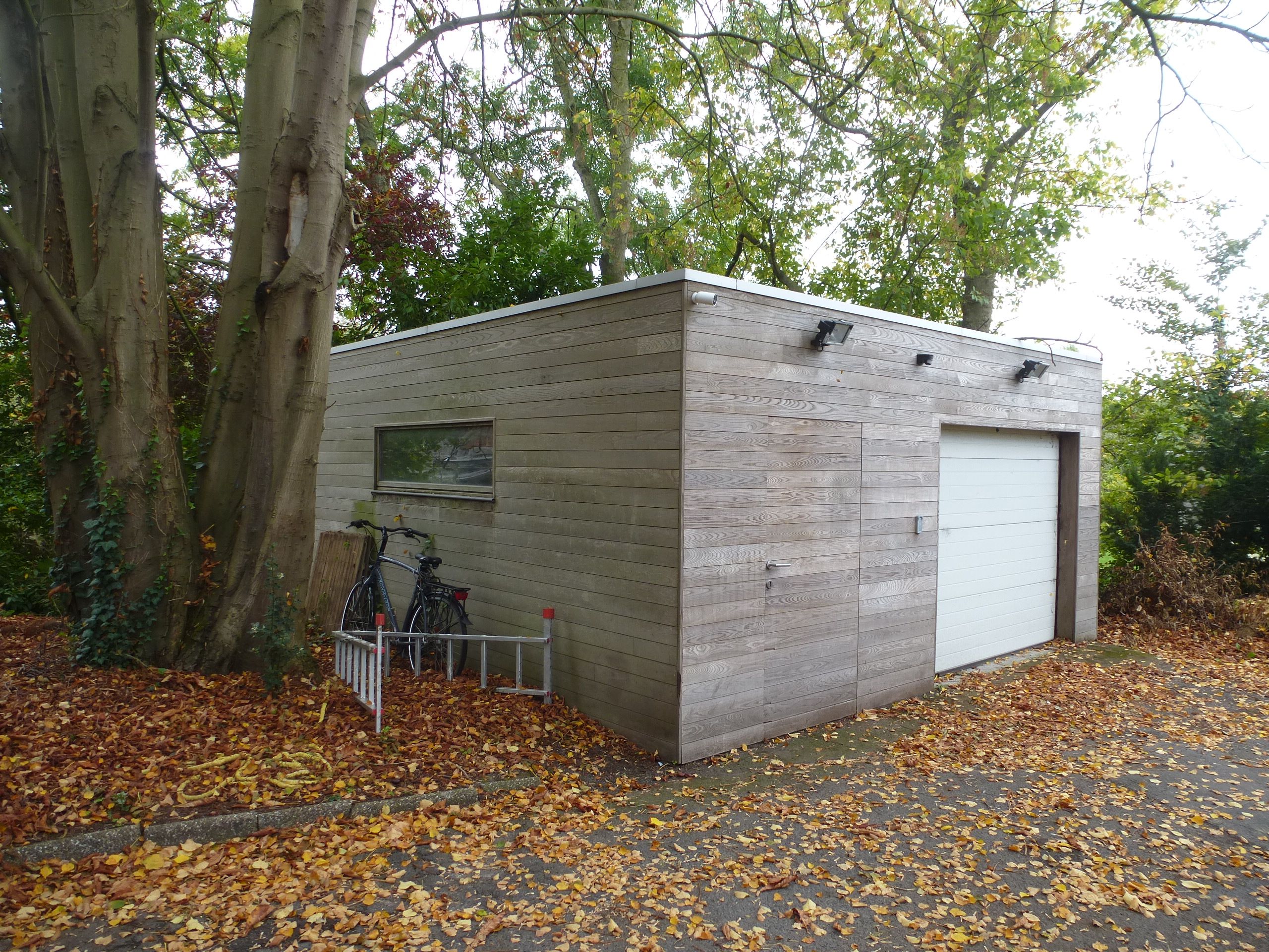 HOUTMASSIEF VILLA OP 1250 M2  foto 2