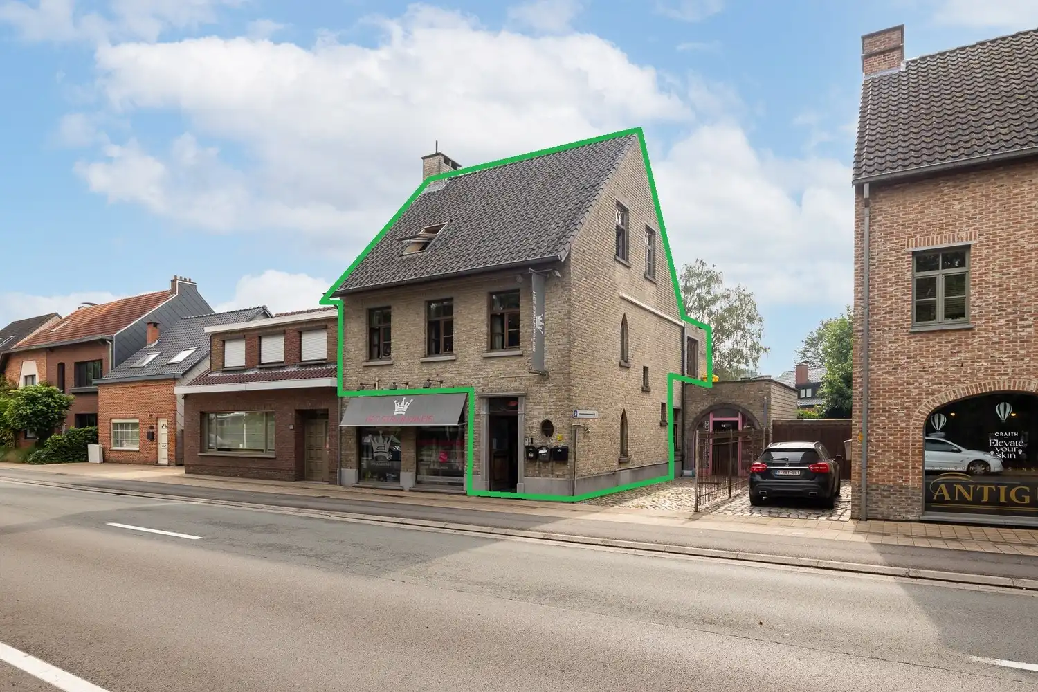 duplexappartement met 4 slaapkamers en groot terras in Kapellen foto {{pictureIndex}}