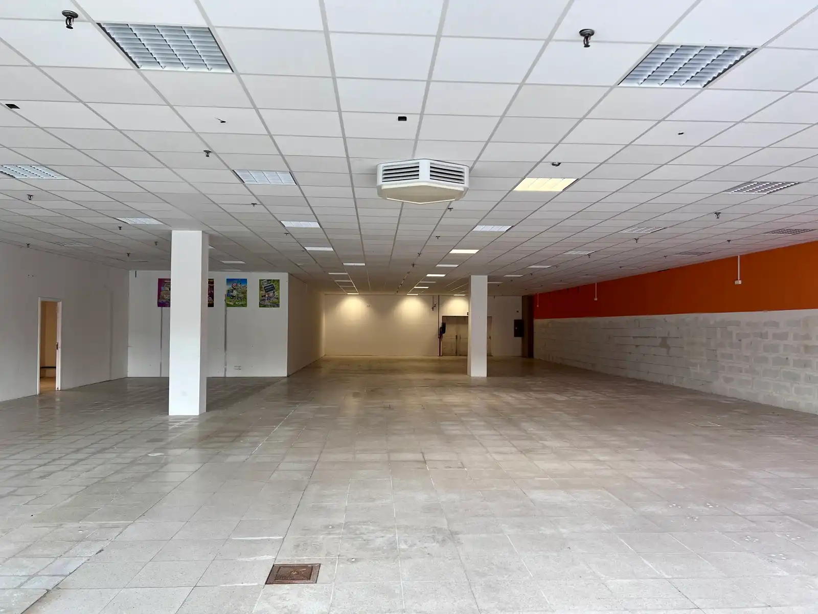 Commerciële ruimte te huur foto 11