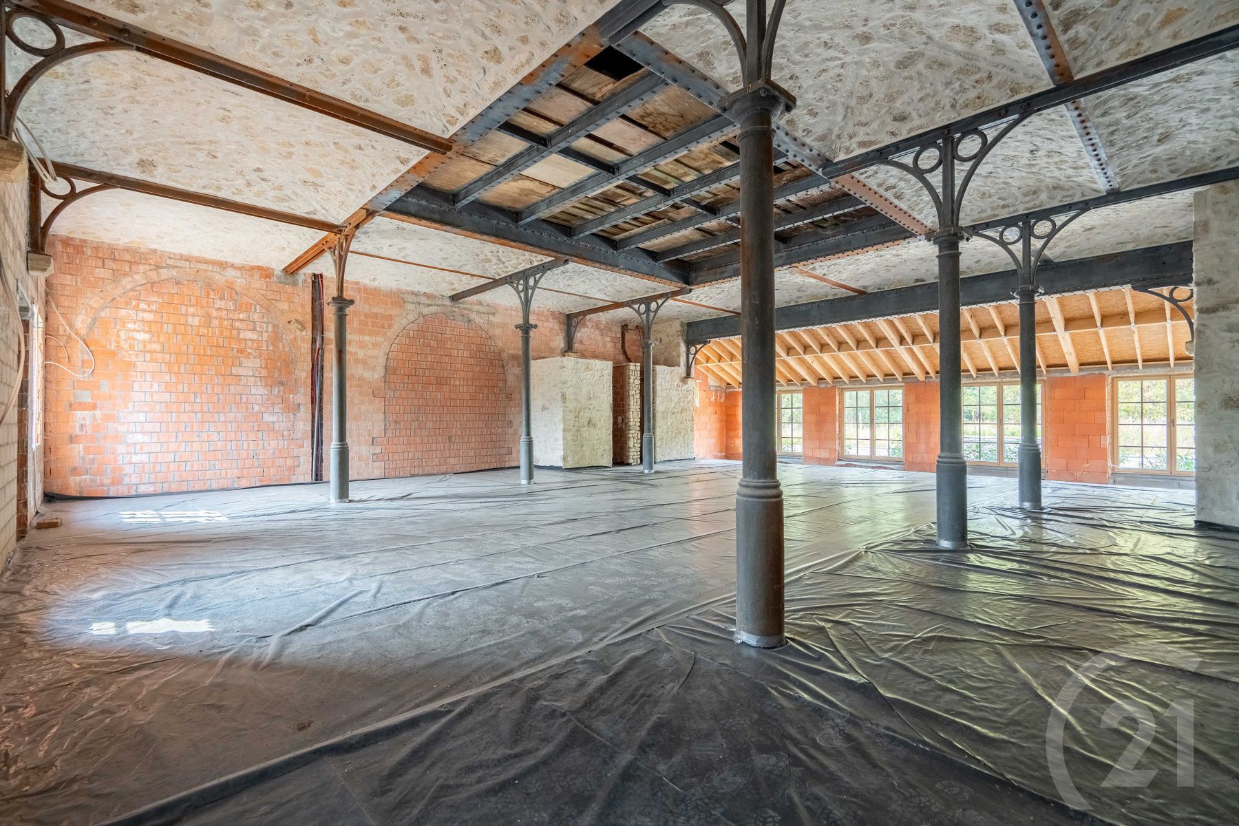 Prachtige en idyllisch gelegen hoeve (casco) op 4 hectare! foto 21