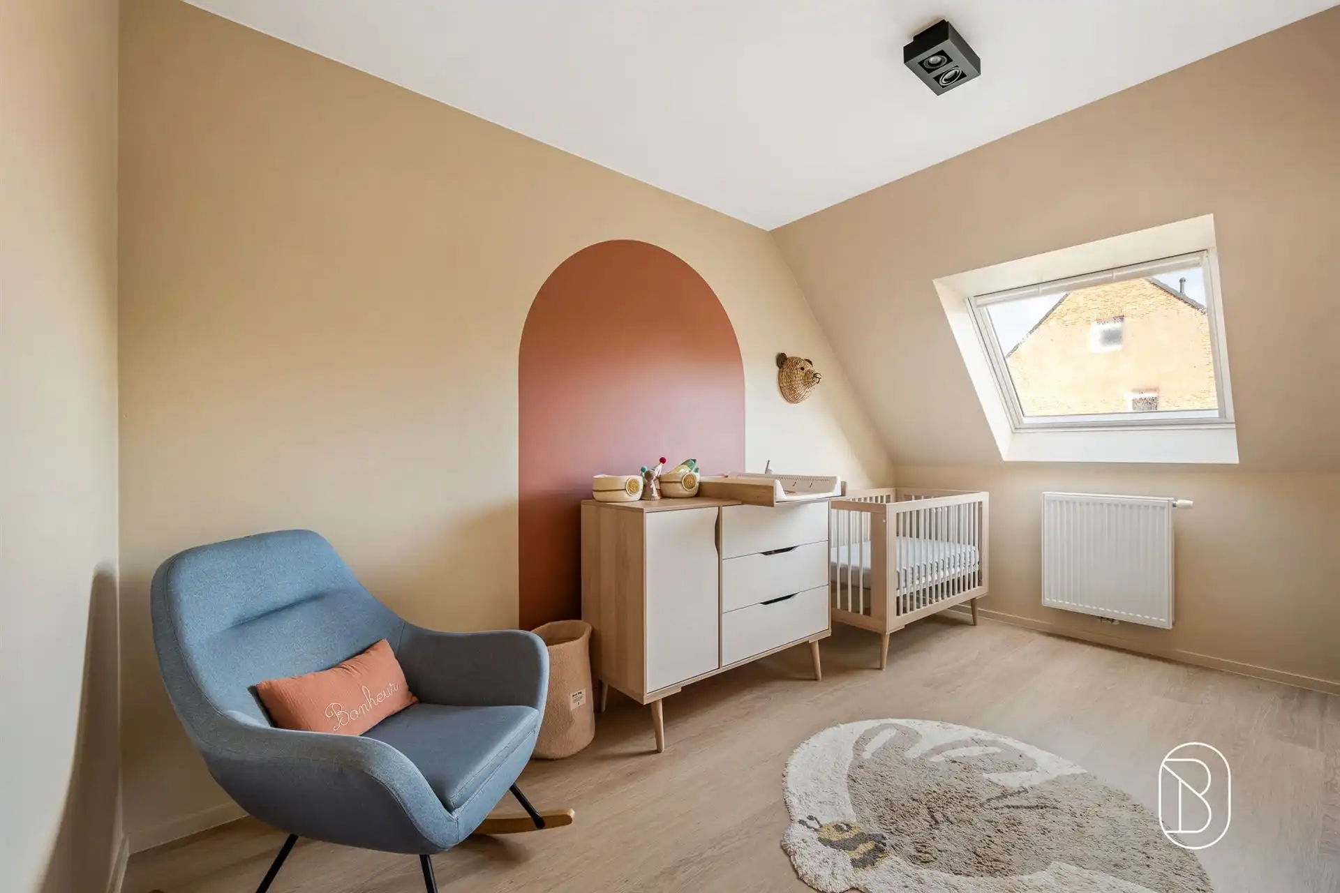 Recente woning met 3 slk, tuin en garage nabij Kluisbos foto 9