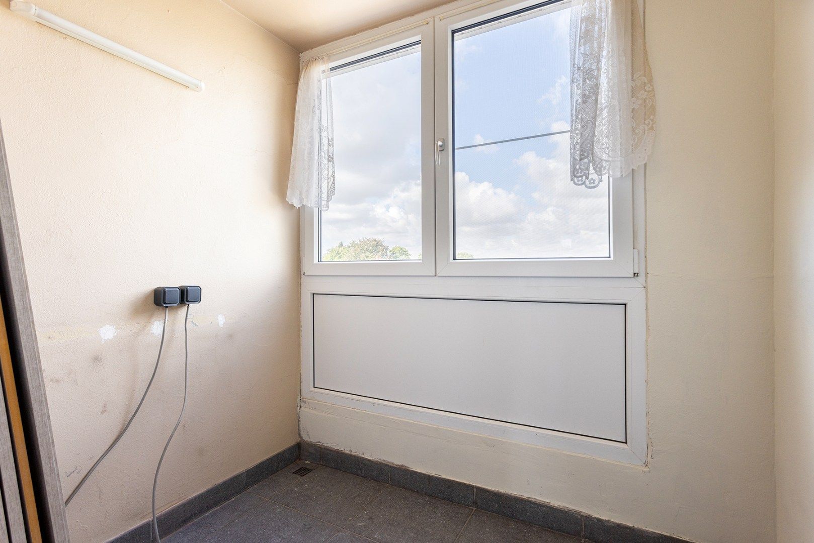Instapklaar 2 slaapkamer appartement op centrale locatie.  foto 6