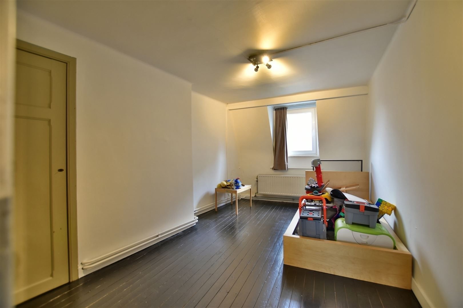 Karaktervolle, ruime woning met 6 slaapkamers, binnenkoer met jacuzzi en topligging! foto 21