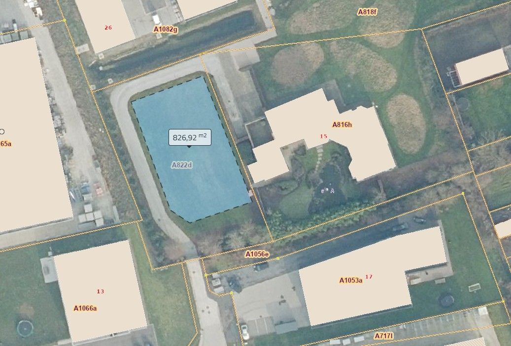 Riante landelijke VILLA (550m²) met verwarmd BINNENZWEMBAD op industriezone "De Zandberg" te Ingelmunster. Nog te bouwen MAGAZIJN (max. 800m²) mogelijk op braakliggend terrein. foto 4