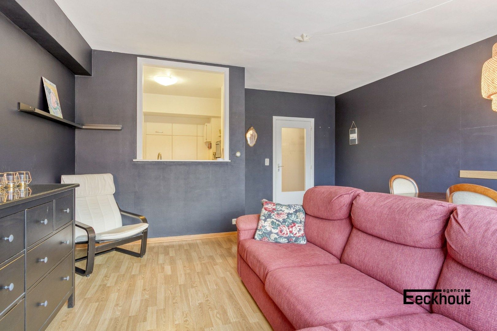 Ruim en lichtrijk appartement aan het gezellige 'Visserspleintje' in hartje Oostende foto 4