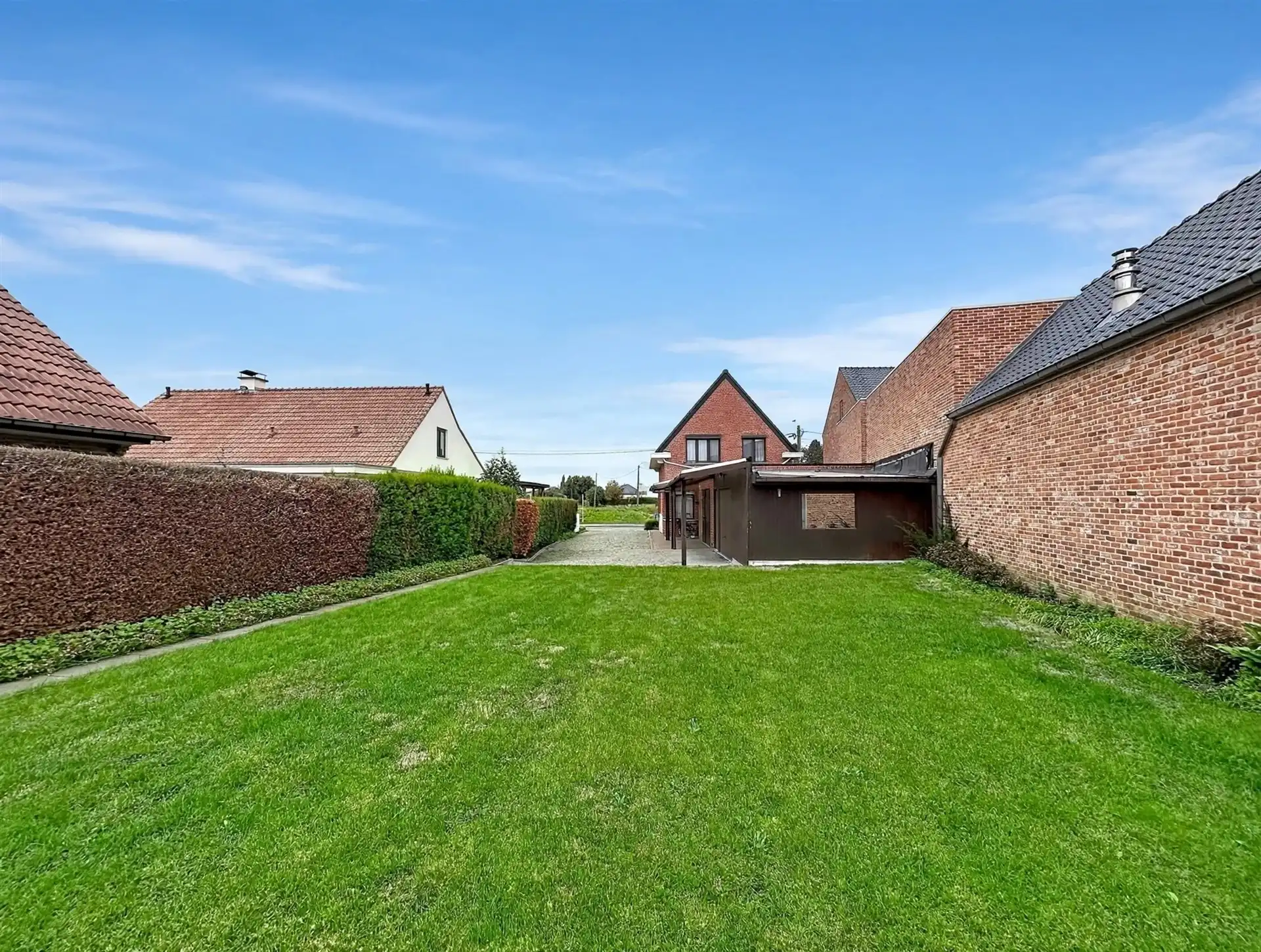 Instapklare gezinswoning met 4 slaapkamers en dubbele garage  op toplocatie foto 22