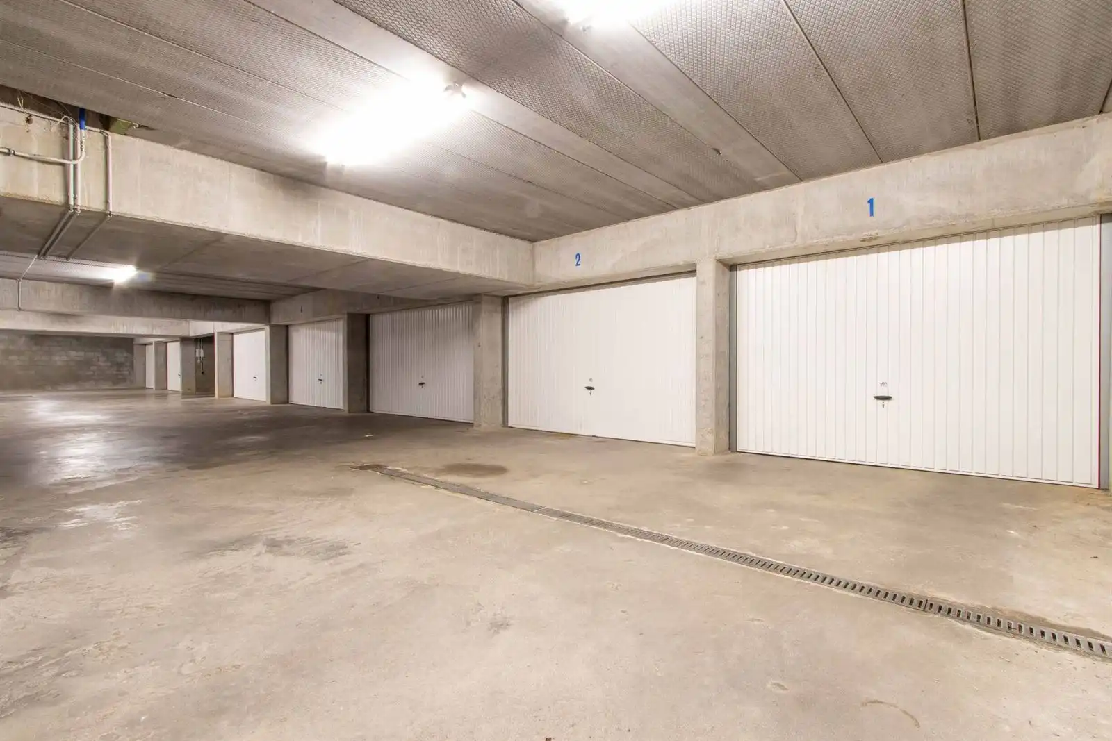 Gelijkvloers appartement centrum Sint-Pieters-Leeuw foto 24