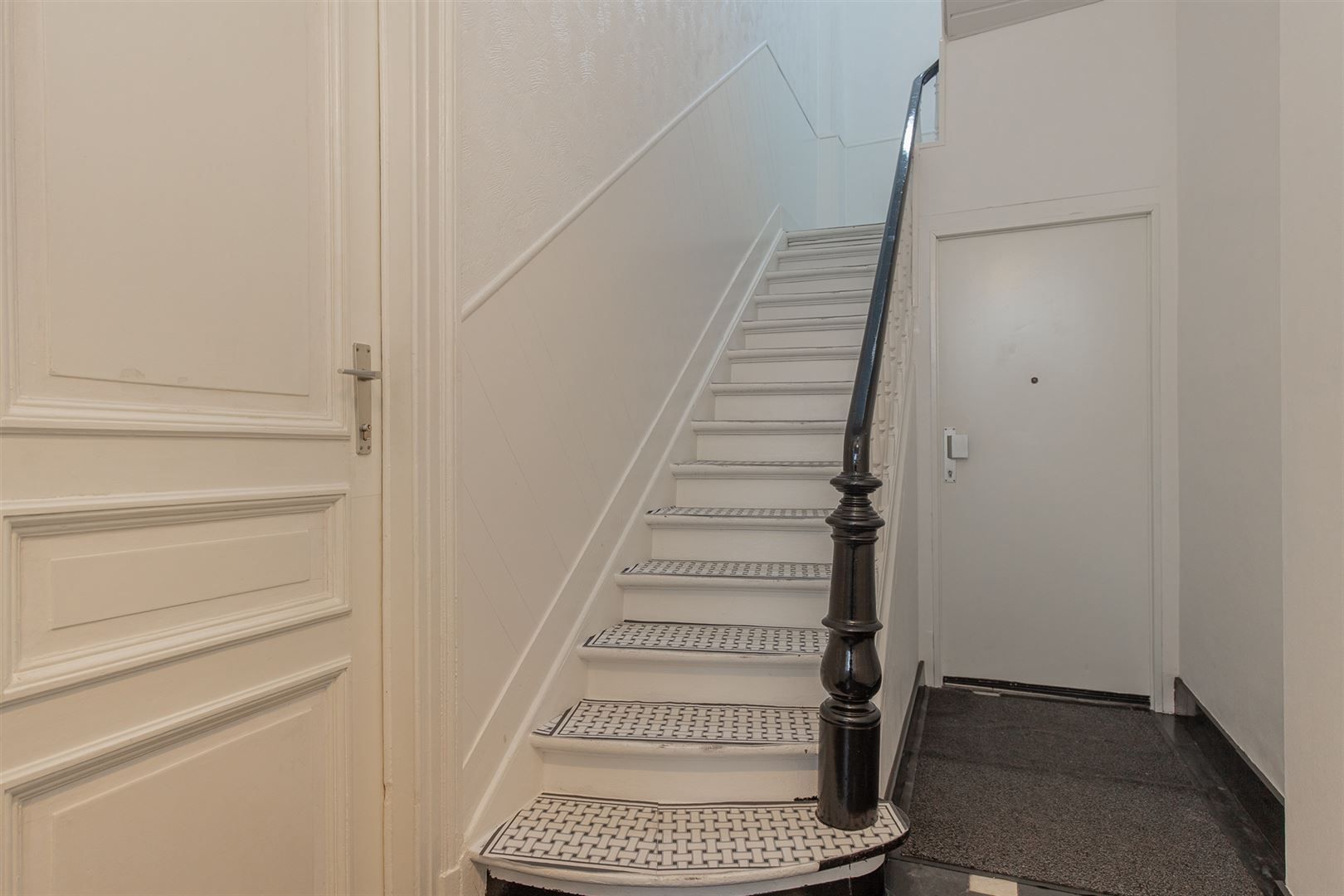 Opbrengsteigendom met 4 appartementen te Schaarbeek! foto 3