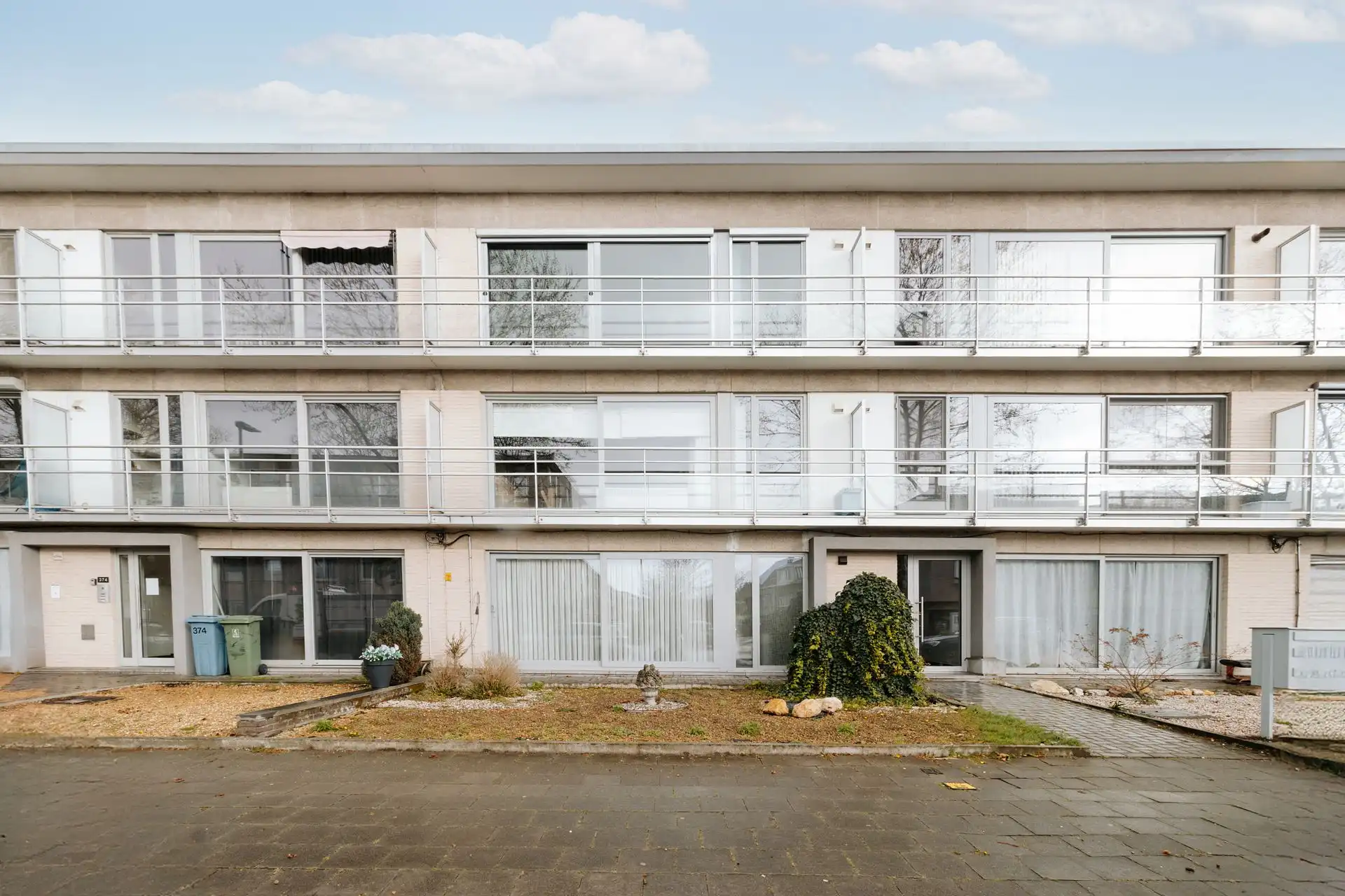 Gelijkvloers appartement met tuin in de vogeltjeswijk foto {{pictureIndex}}