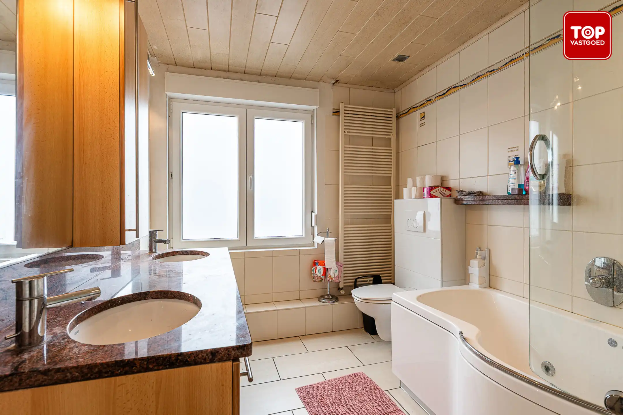 Instapklare halfopen woning in een gezinsvriendelijke buurt. foto 16