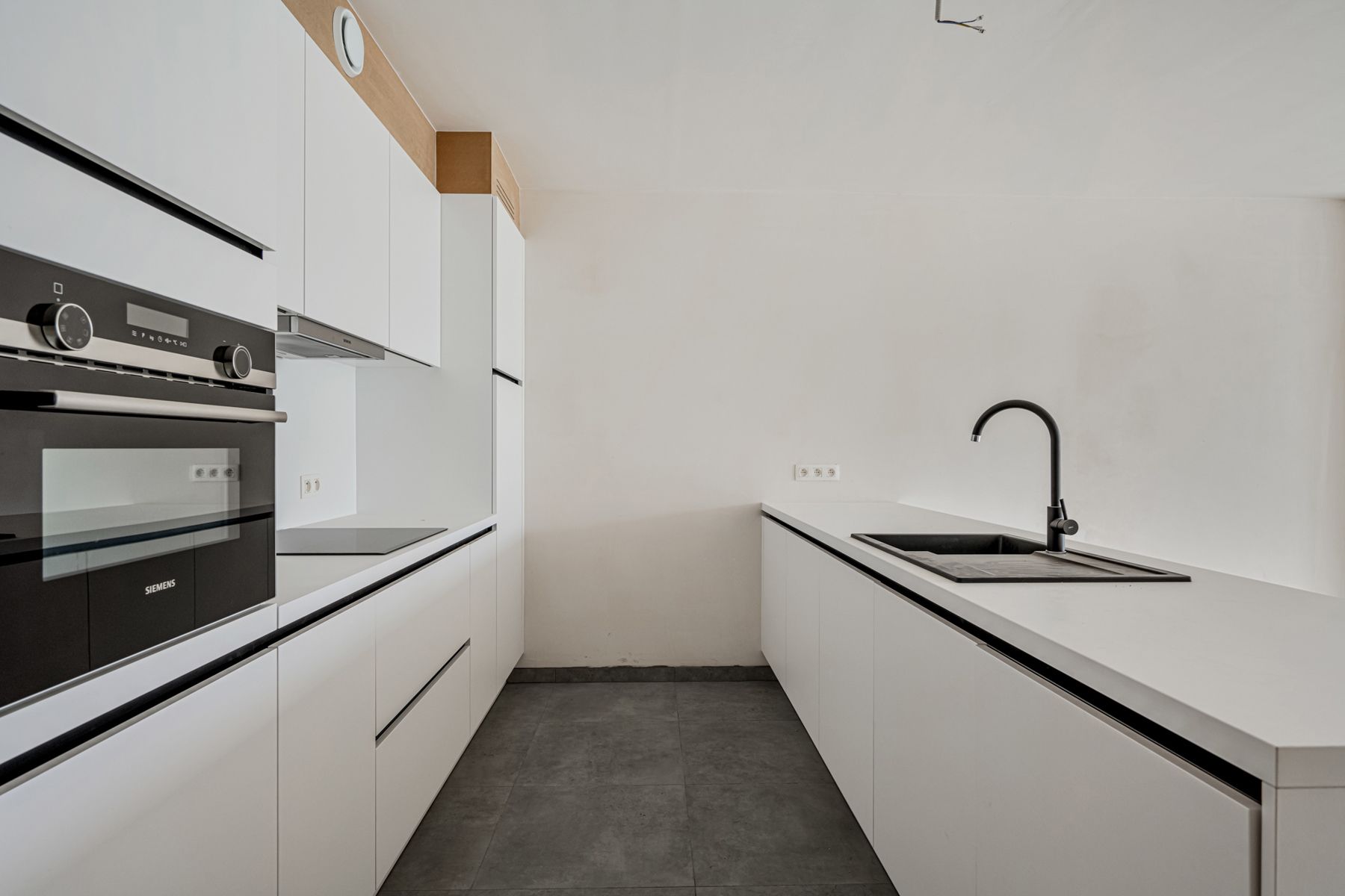 Gelijkvloers appartement met terras en tuin foto {{pictureIndex}}