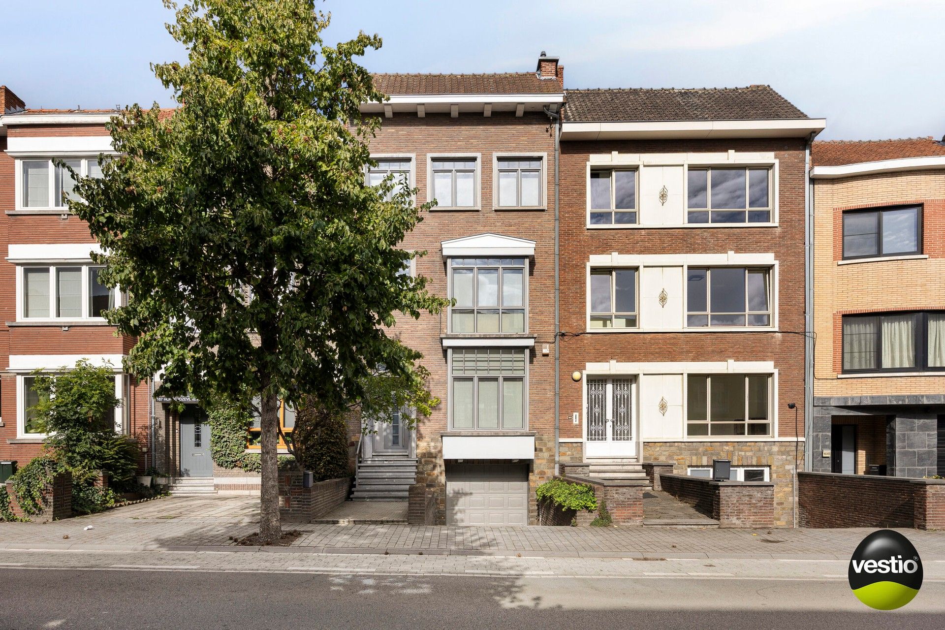 Instapklare herenwoning met garage en knappe stadstuin op topligging in Hasselt. foto 29