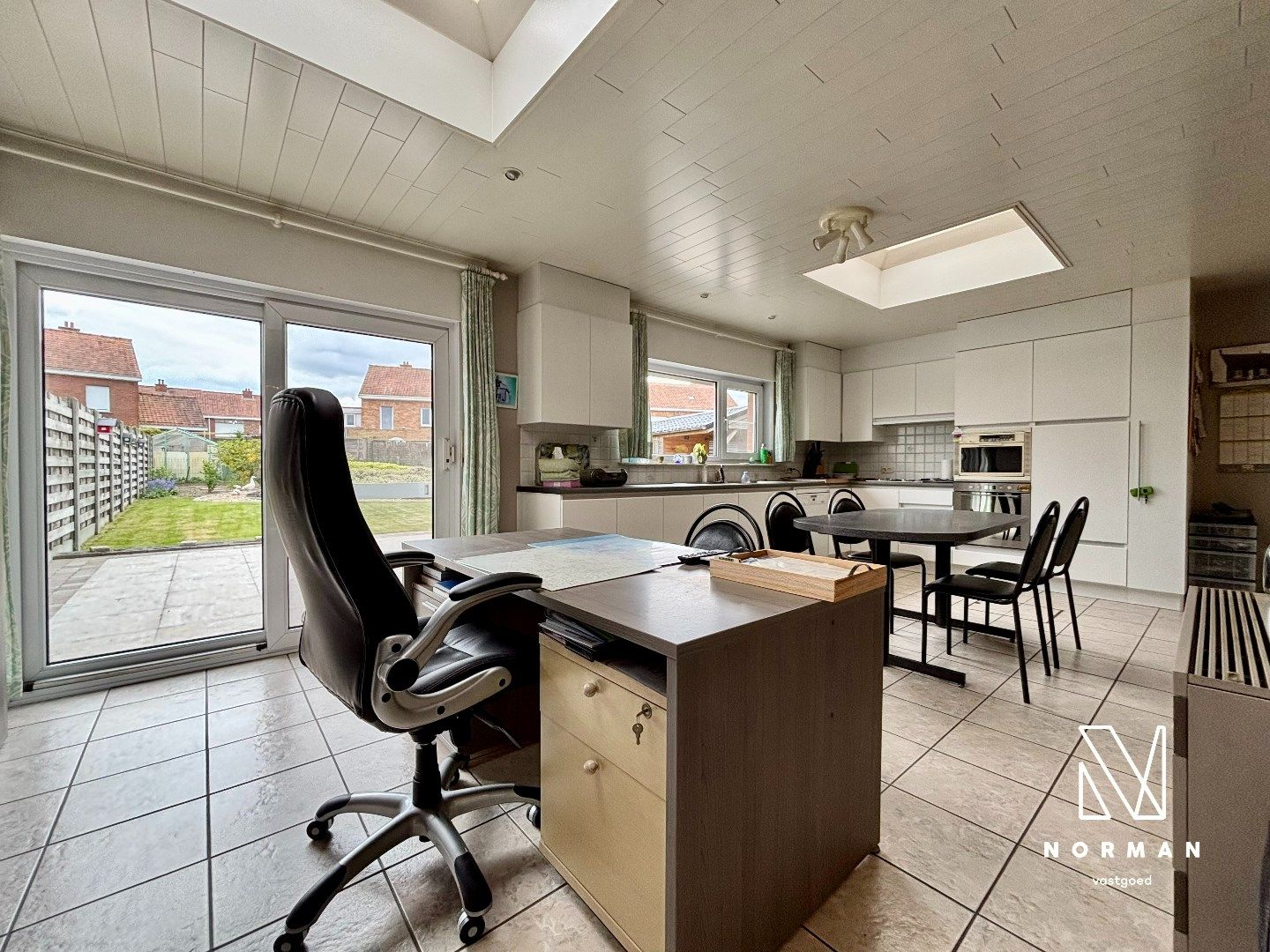 Ruime woning met prachtige tuin en 3 slaapkamers te Rumbeke! foto 7