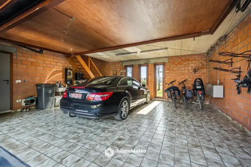 UNIEKE VILLA MET BINNENZWEMBAD EN PAARDENSTALLEN OP EEN TOPLOCATIE TE KOOP IN MENDONK (GENT) foto 49