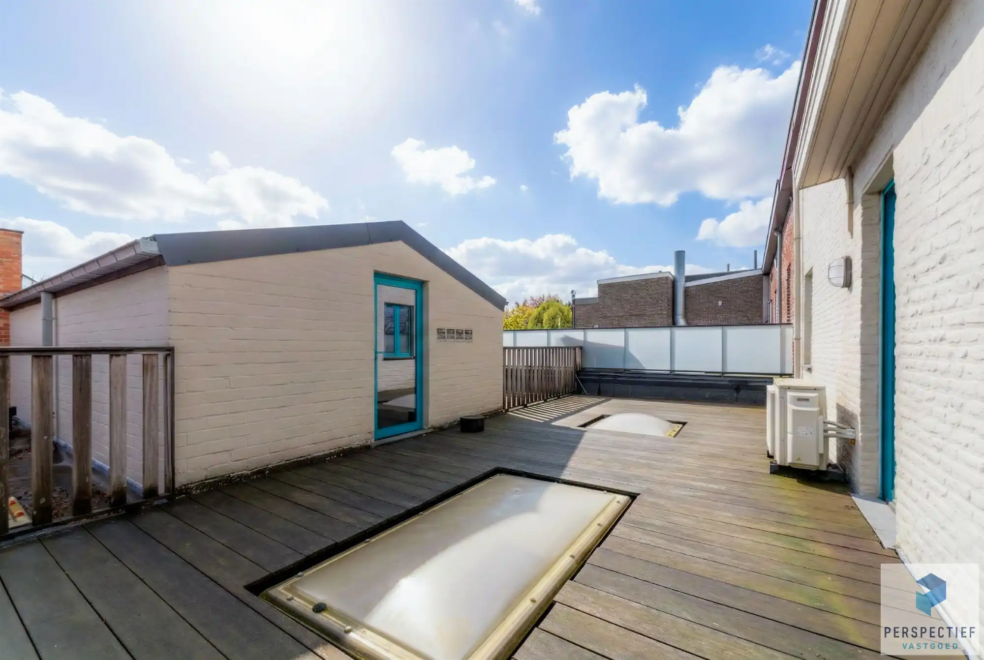 Veelzijdig handelshuis/kantoorgebouw foto 28