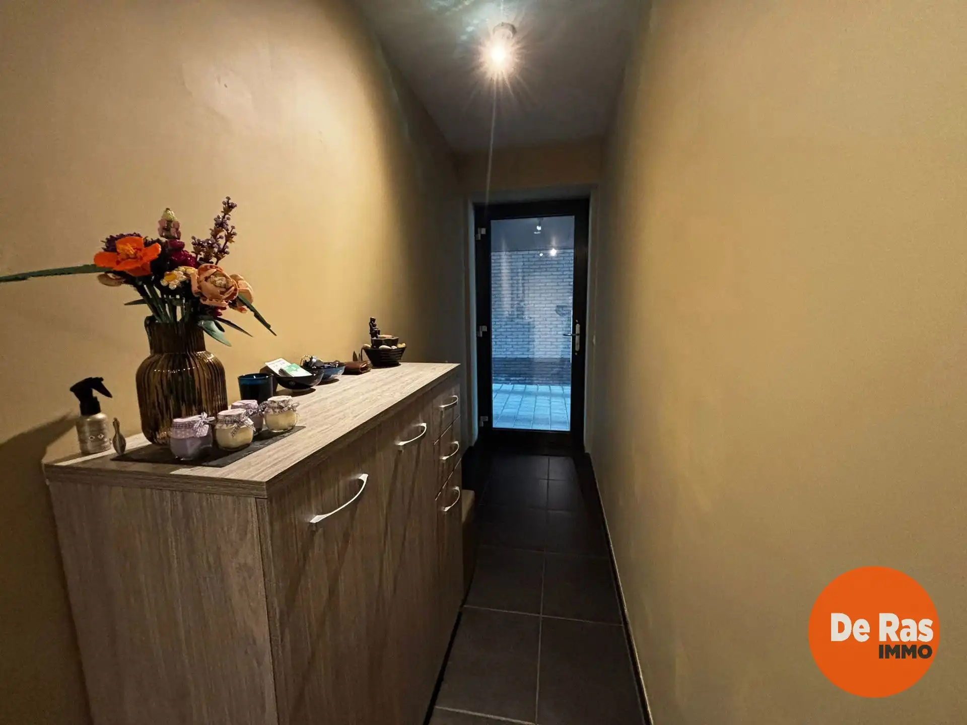 BURST - Recent, gelijkvloers appartement met staanplaats. foto 8