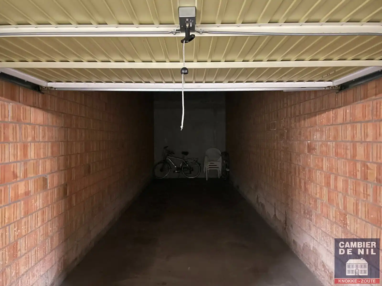 Makkelijk toegankelijke dubbele garagebox op -3 onder het Van Bunnenplein foto 3