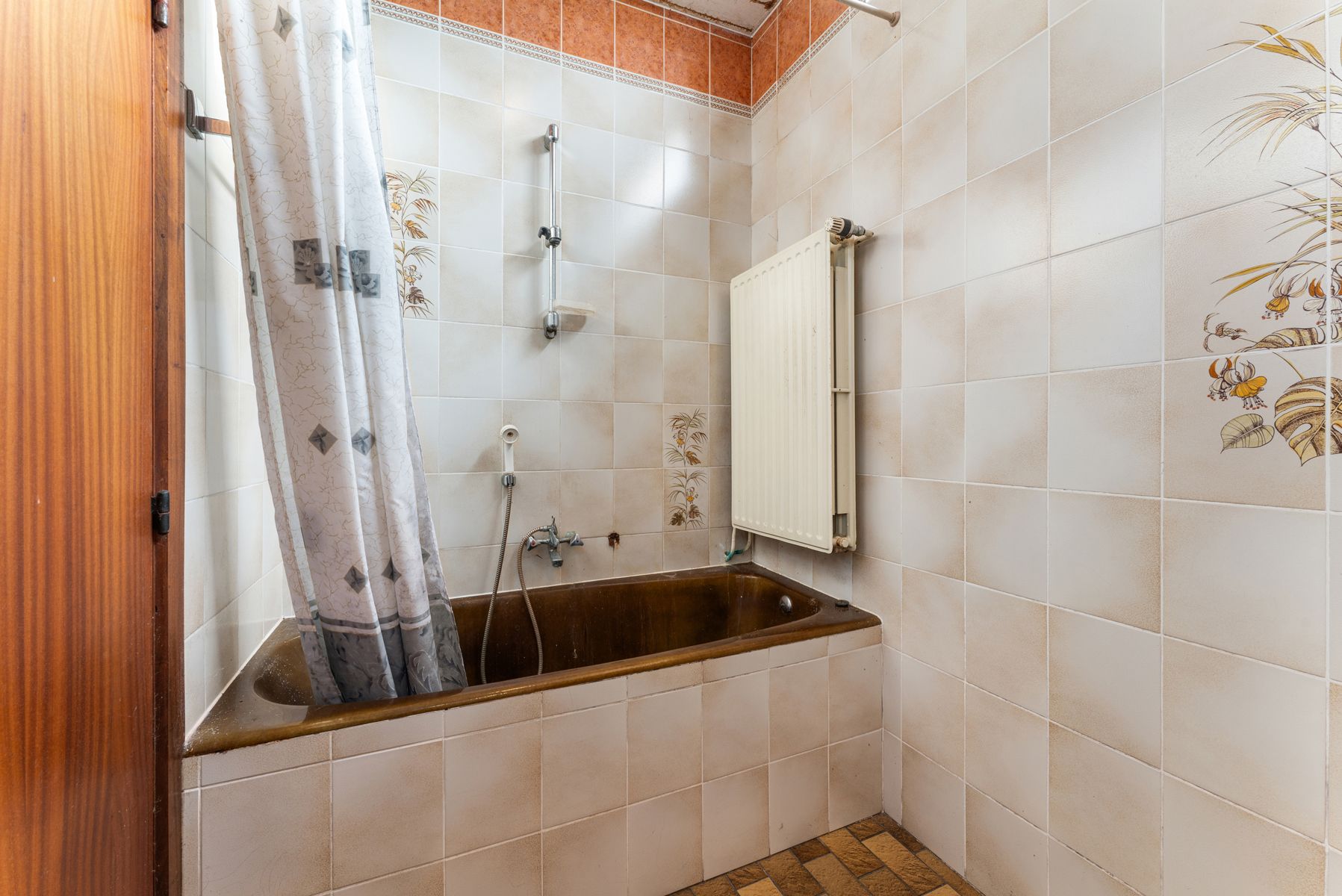 Te renoveren woning met uniek verzicht op 639m² foto 14