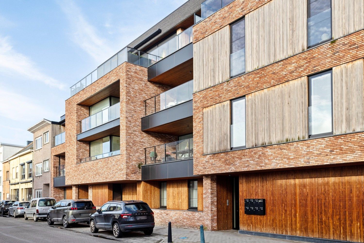 Gelijkvloers appartement met 2 slaapkamers, tuin en staanplaats. foto 2