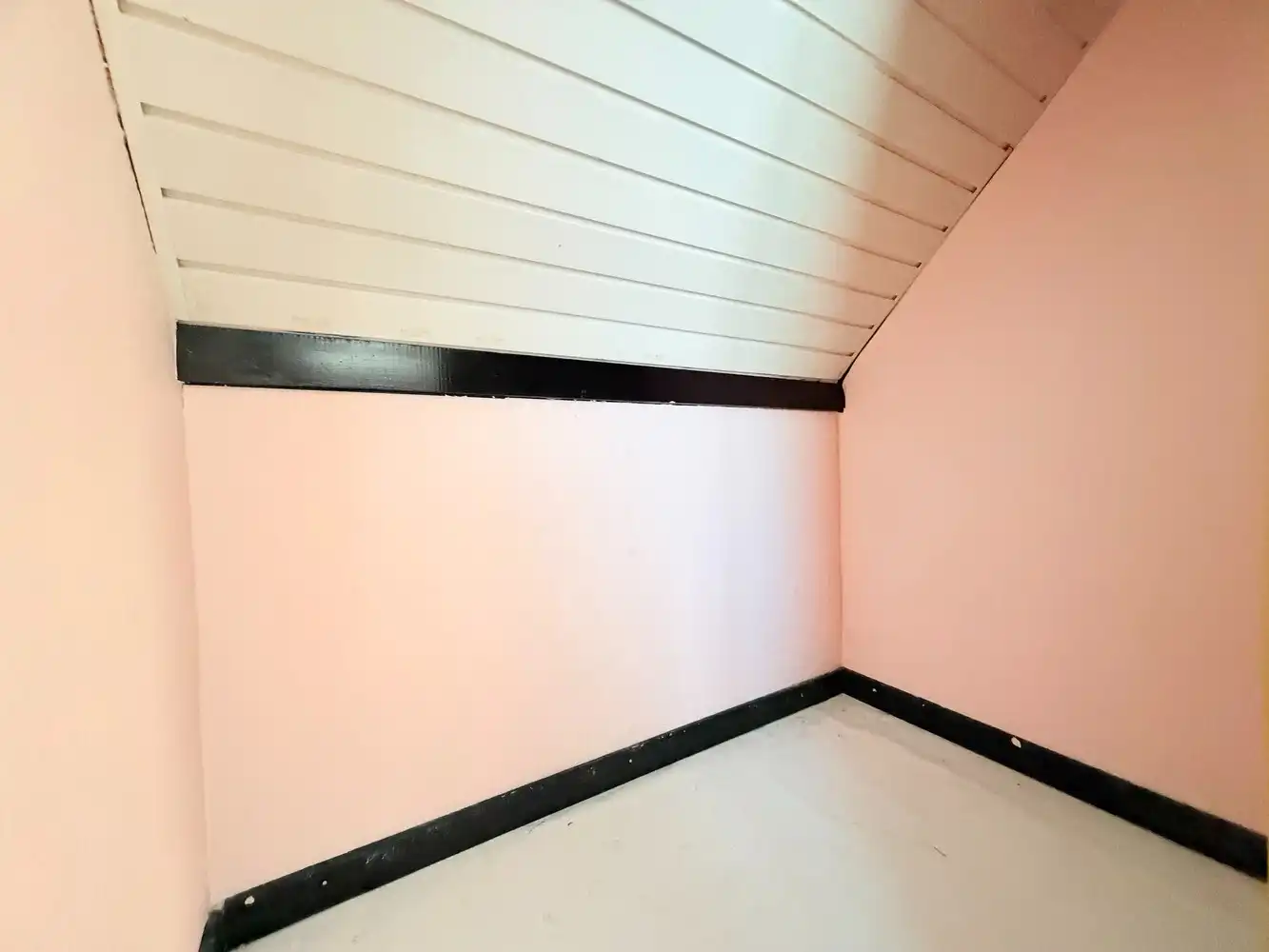 Alleenstaande woning op een perceel van 2.254 m² foto 12