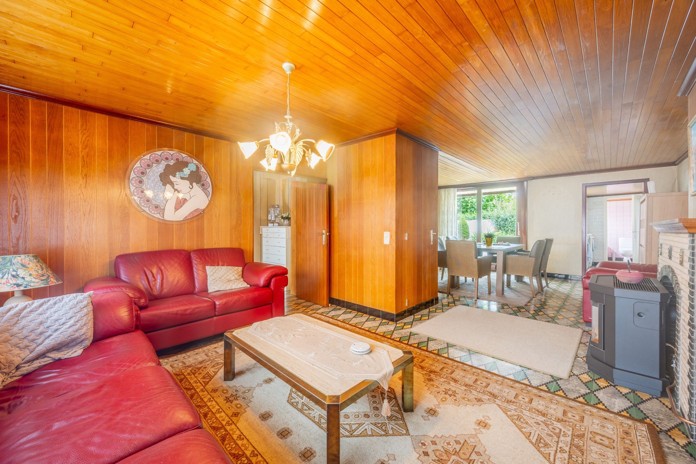 Te renoveren woning met grote garage/werkplaats  foto 3