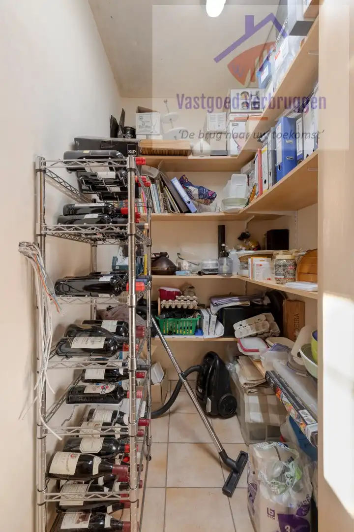 Open bebouwing met 4 slaapkamers en ruime tuin foto 9