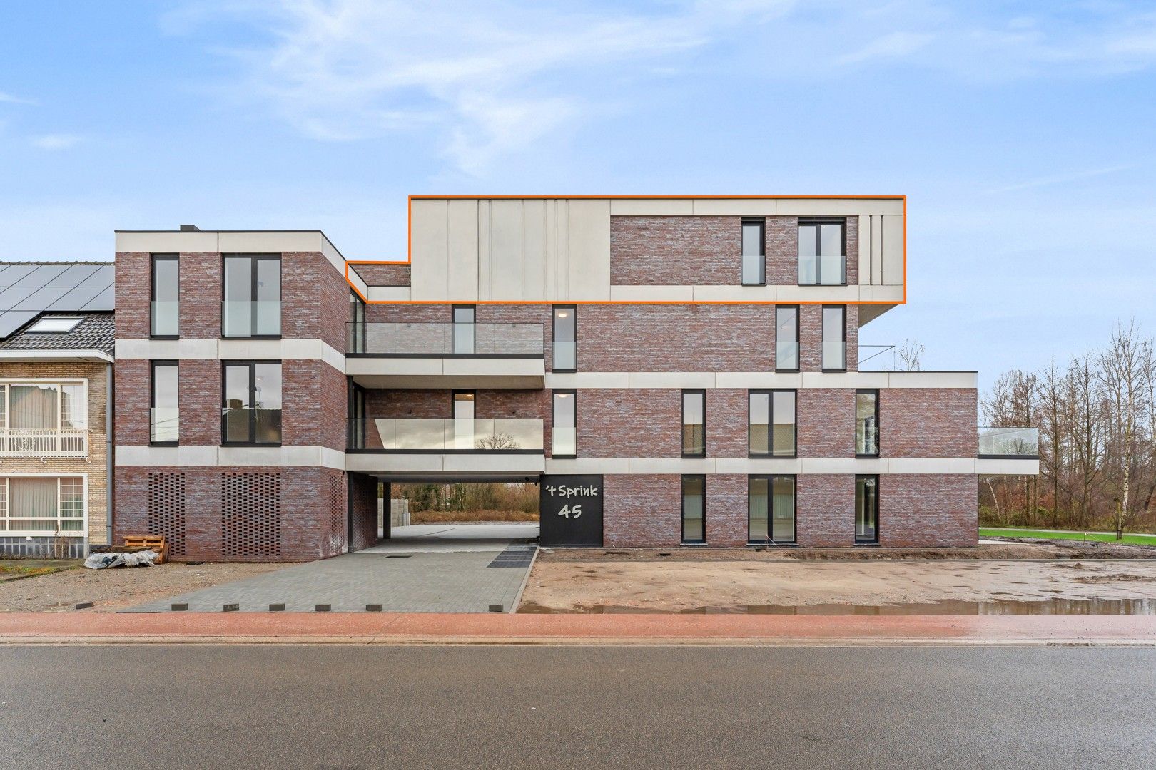 Uniek penthouse met 3 slpks én 80m² terras! foto {{pictureIndex}}