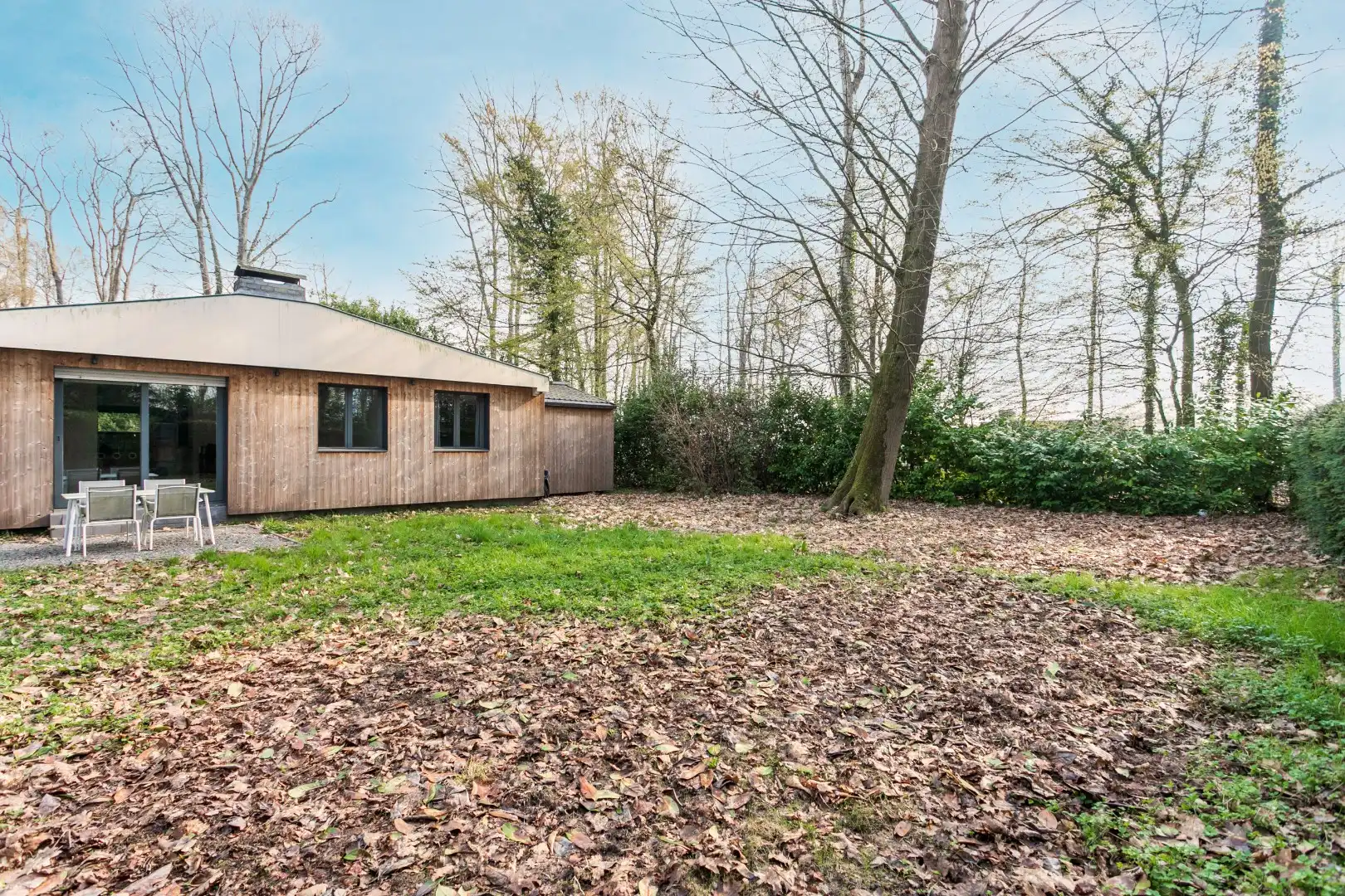 Charmante instapklare bungalow met 3 slaapkamers en garage, gelegen in een rustige en groene woonomgeving foto 4