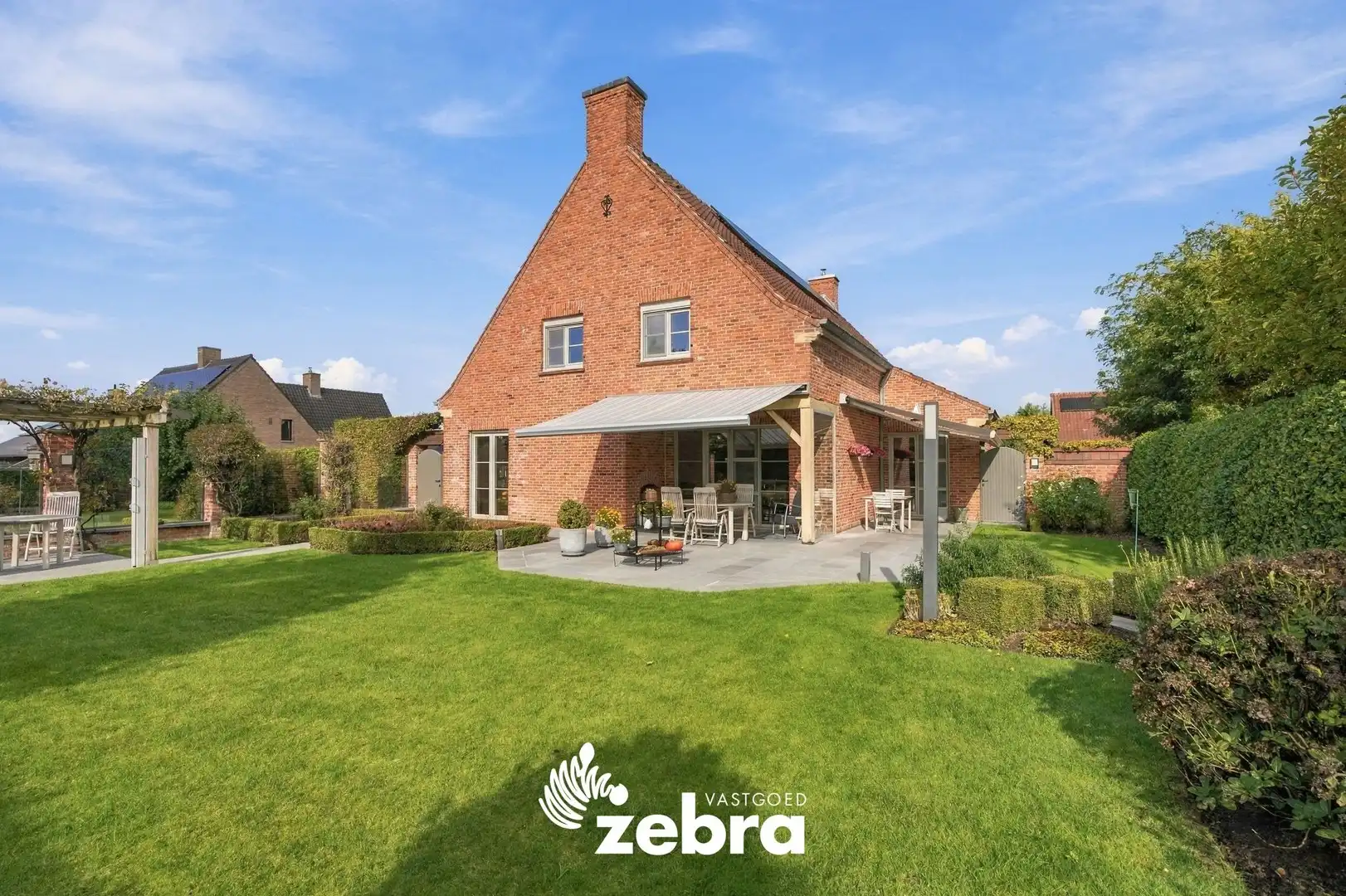 Instapklare open bebouwing met 4 slaapkamers, dubbele garage en prachtige tuin op een rustige ligging! foto 25