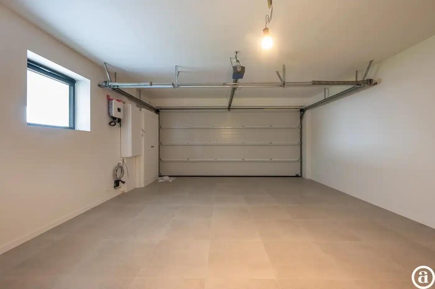 Prachtige nieuwbouw villa met 5 slaapkamers gelegen in een rustige residentiële omgeving.  foto 23