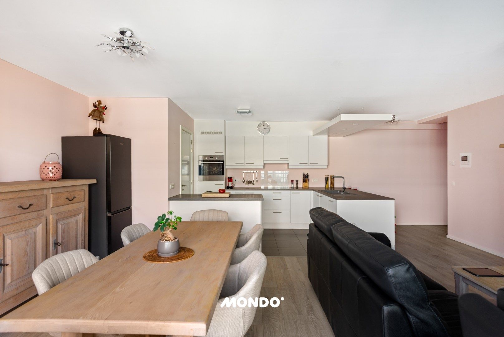 Instapklaar appartement met 2 slaapkamers! foto 7
