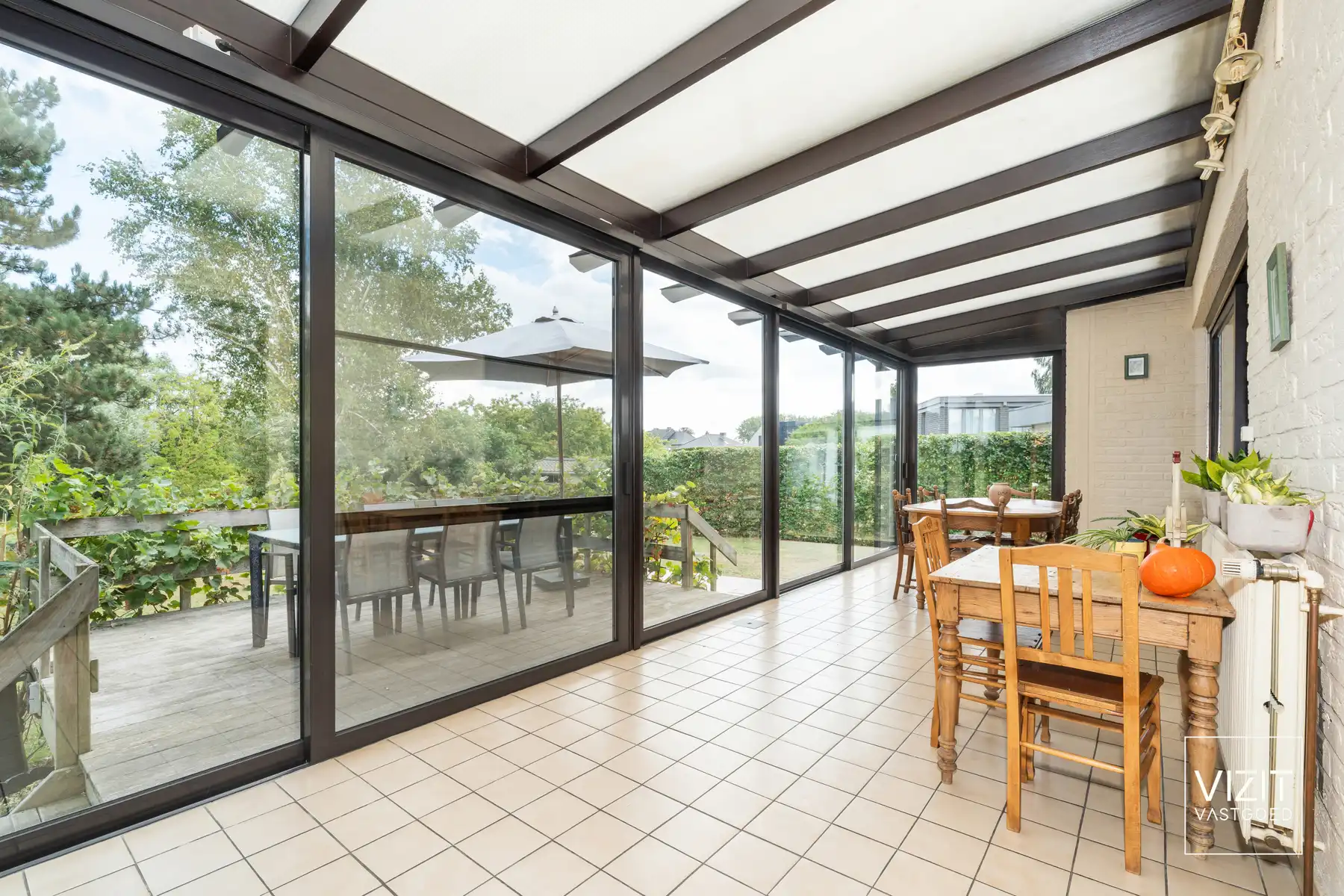 Zeer goed onderhouden villa met open zicht! foto 8
