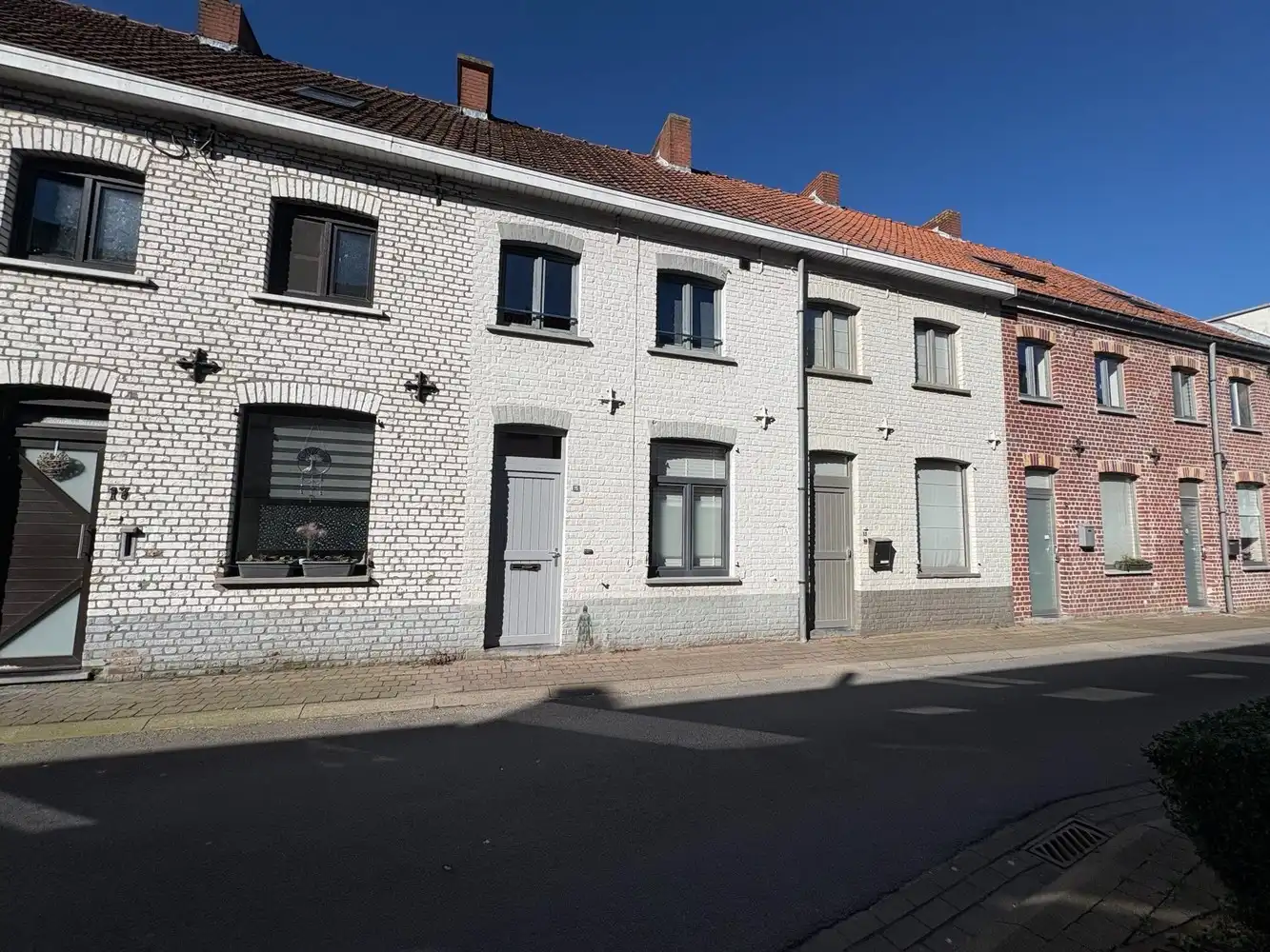 Lichtrijke woning met 2 slaapkamers in het centrum van Torhout foto {{pictureIndex}}